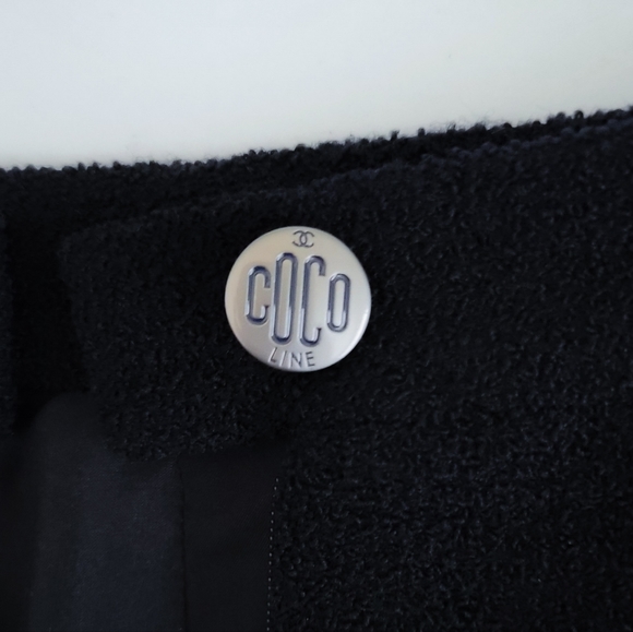 CHANEL Skirt • Coco CC Monogram Button • Silk Wool • France 42 • M 8 - Picture 2 of 5